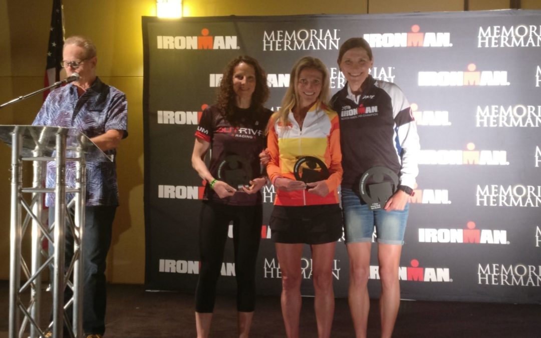 ELISABETTA VILLA IN VERSIONE “WONDER WOMAN” ALL’IRONMAN TEXAS: SPETTACOLARE 1° POSTO DI CATEGORIA AGE GROUP E 13° ASSOLUTO TRA LE DONNE