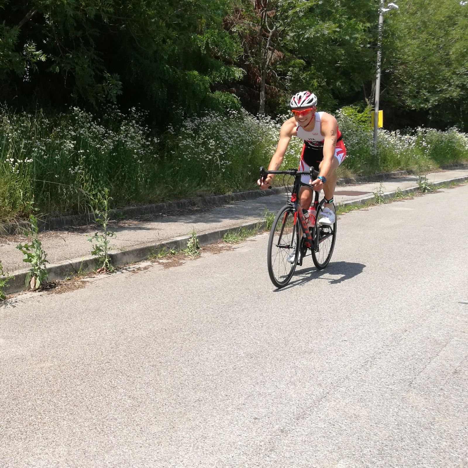 IL QUINTETTO DEL TRIATHLON TEAM PEZZUTTI HA DATO BATTAGLIA ALL'OLIMPICO LE BANDIE A LOVADINA