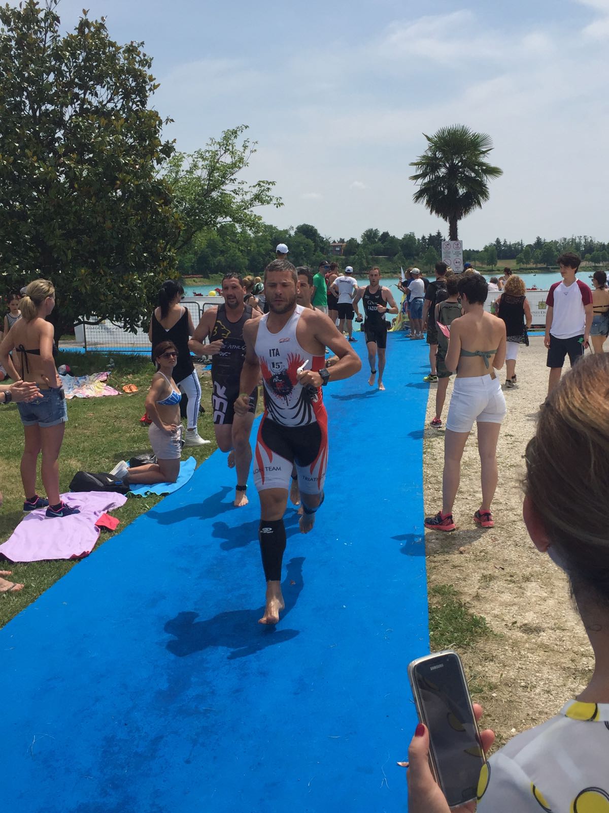 IL QUINTETTO DEL TRIATHLON TEAM PEZZUTTI HA DATO BATTAGLIA ALL'OLIMPICO LE BANDIE A LOVADINA