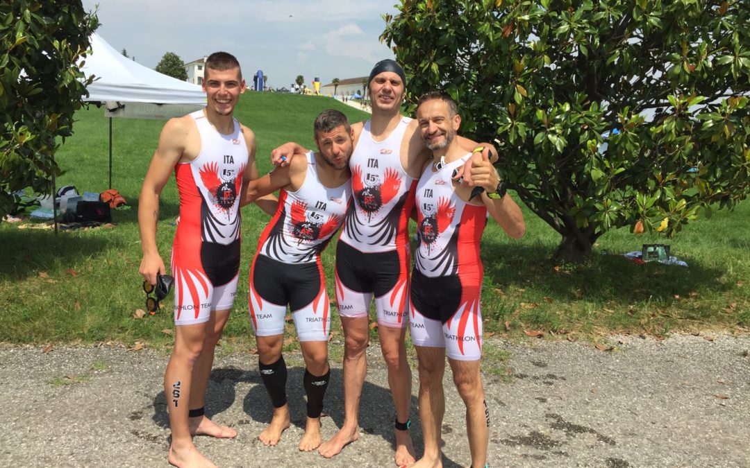 IL QUINTETTO DEL TRIATHLON TEAM PEZZUTTI HA DATO BATTAGLIA ALL’OLIMPICO LE BANDIE A LOVADINA