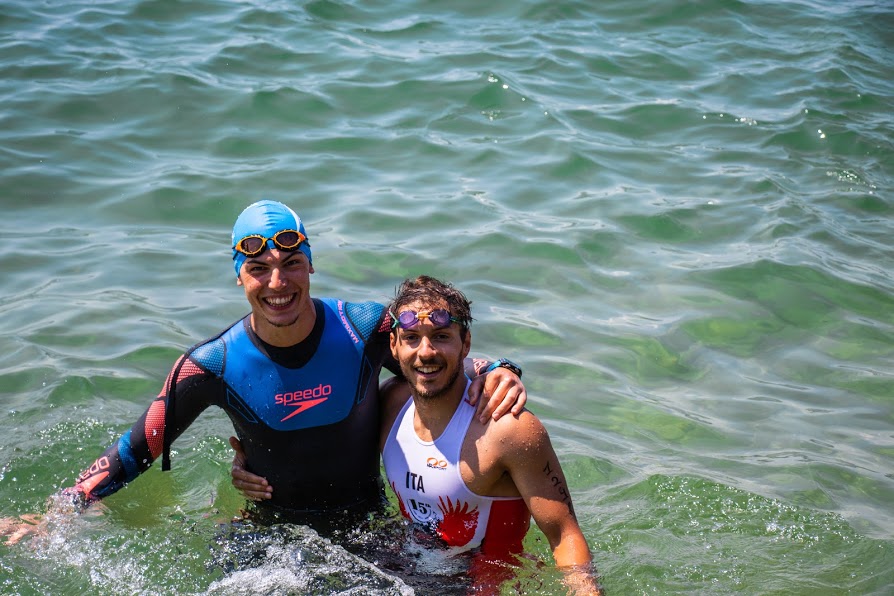 TRITEAM PEZZUTTI CON SEI ALFIERI AL TRIATHLON INTERNAZIONALE DI BARDOLINO: PRESTAZIONE MAIUSCOLA DI ALESSANDRO VITA, 79° POSTO ASSOLUTO