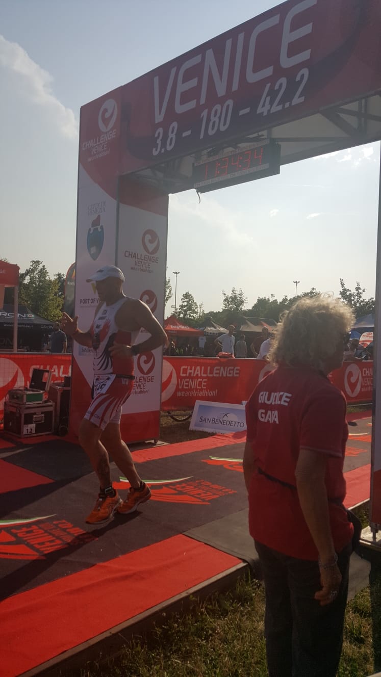 STEFANO SAMBATI E LUCA VETTOREL FINISHER AL CHALLENGE VENICE, IN UNA GIORNATA DA VERI IRONMAN