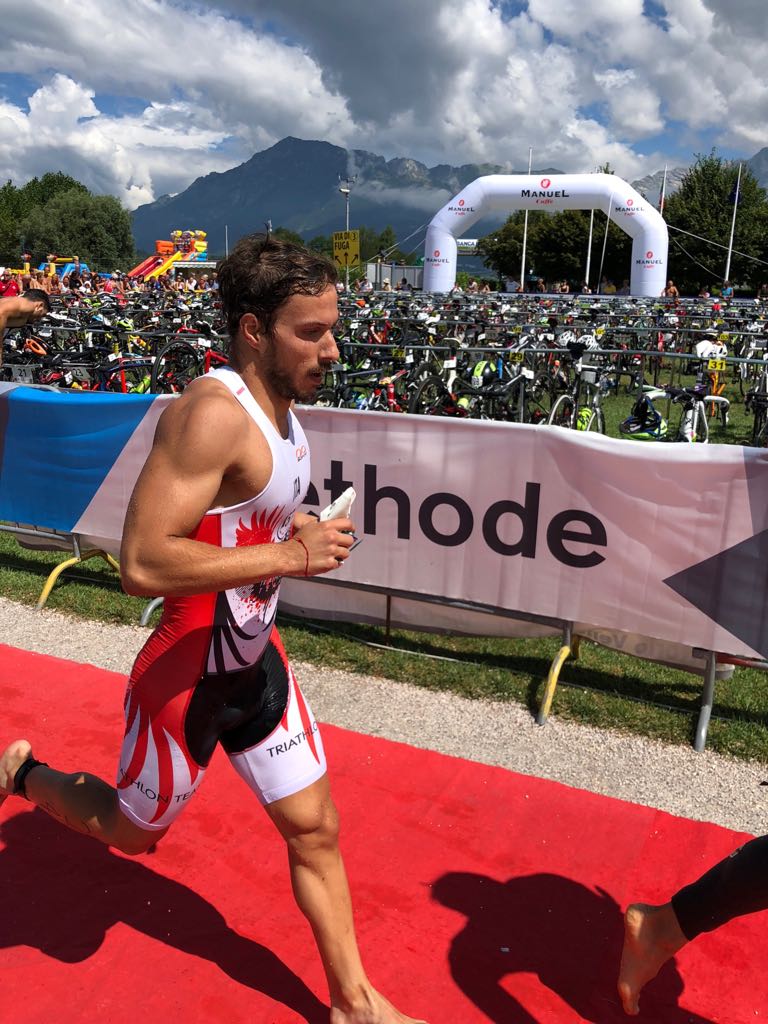 TRIATHLON TEAM PEZZUTTI IN LUCE ALLO SPRINT DI FARRA D'ALPAGO CON OTTO TRIATLETI IN GARA. SUGLI SCUDI ALESSANDRO VITA CON UN OTTIMO 21° POSTO ASSOLUTO