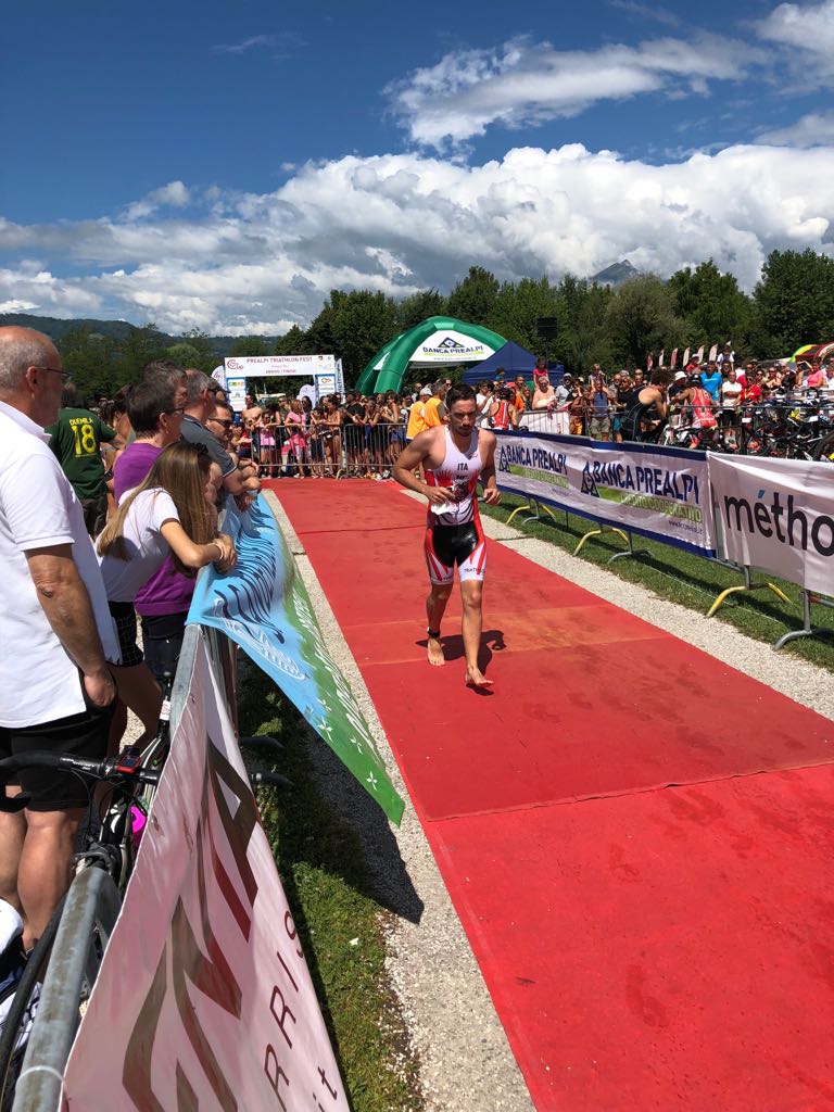 TRIATHLON TEAM PEZZUTTI IN LUCE ALLO SPRINT DI FARRA D'ALPAGO CON OTTO TRIATLETI IN GARA. SUGLI SCUDI ALESSANDRO VITA CON UN OTTIMO 21° POSTO ASSOLUTO
