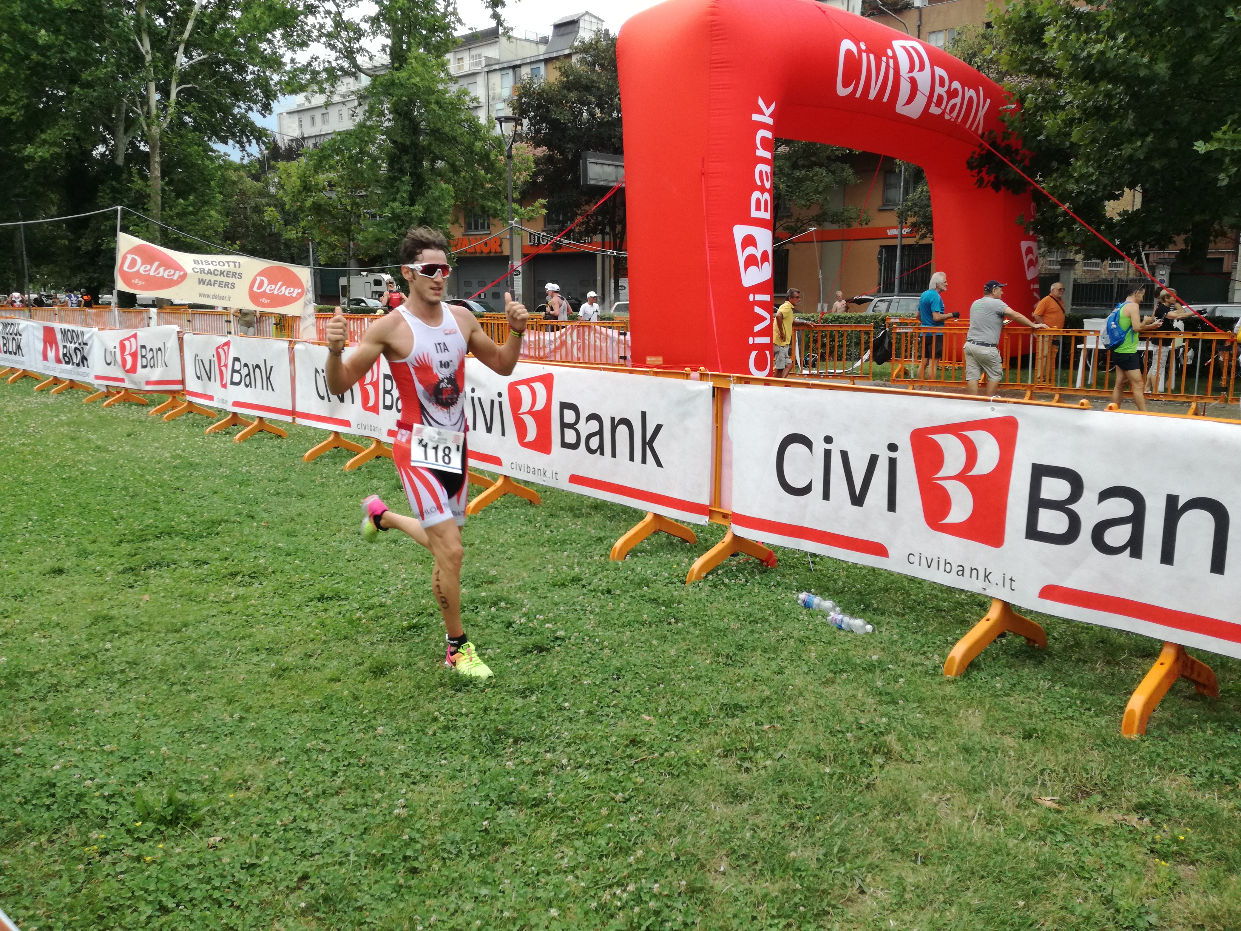 TRIATHLON TEAM PEZZUTTI IN GRANDE SPOLVERO AL "TRIATHLON SPRINT CITTA' DI UDINE": VITA, GAVA, BRUNO E TURCHET SUL PODIO