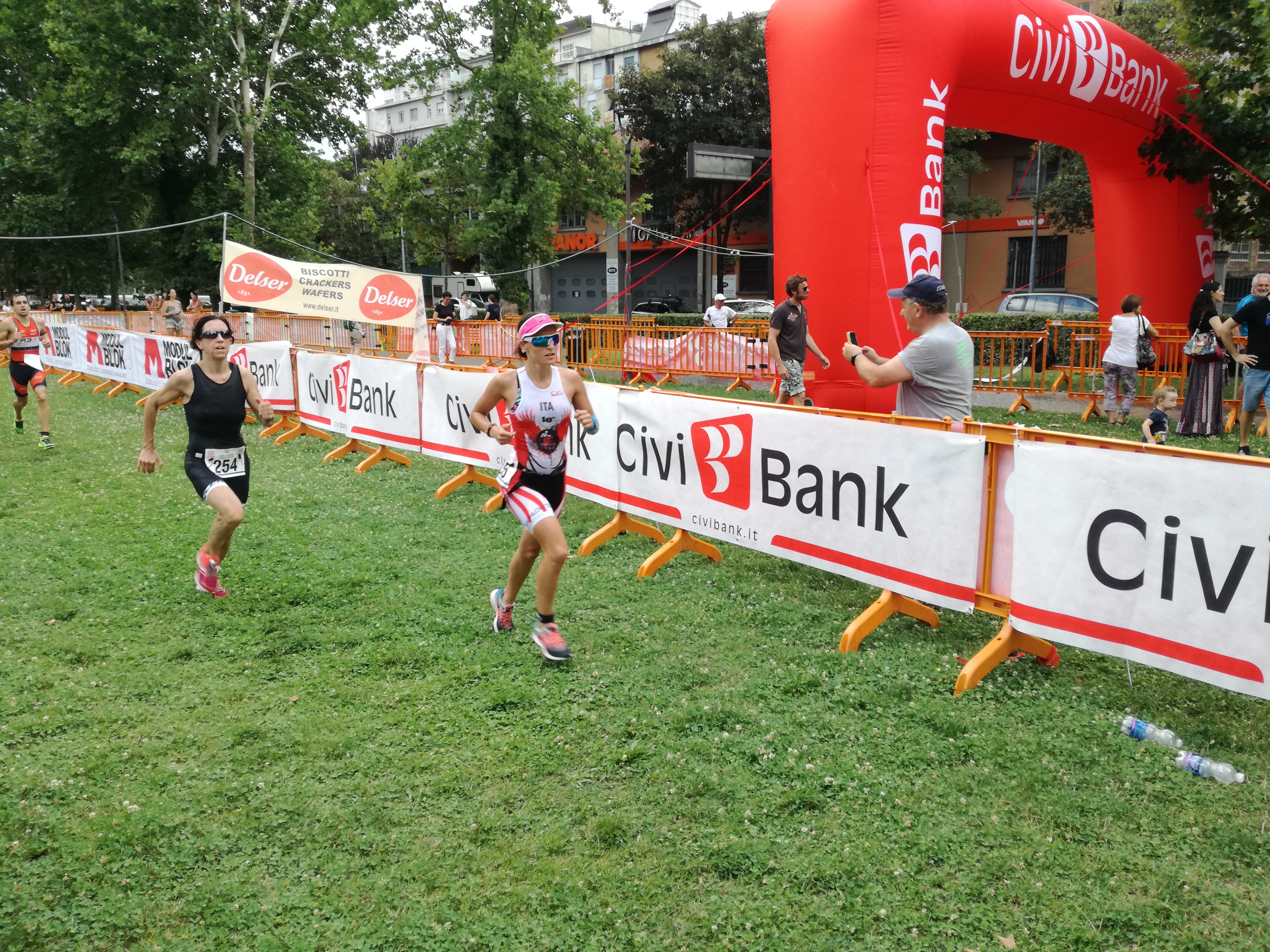 TRIATHLON TEAM PEZZUTTI IN GRANDE SPOLVERO AL "TRIATHLON SPRINT CITTA' DI UDINE": VITA, GAVA, BRUNO E TURCHET SUL PODIO