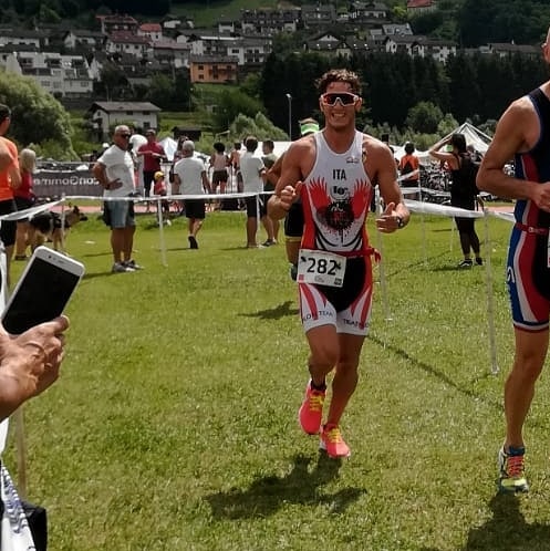 TRIATHLON TEAM PEZZUTTI IN LUCE ALLO SPRINT DI FARRA D'ALPAGO CON OTTO TRIATLETI IN GARA. SUGLI SCUDI ALESSANDRO VITA CON UN OTTIMO 21° POSTO ASSOLUTO