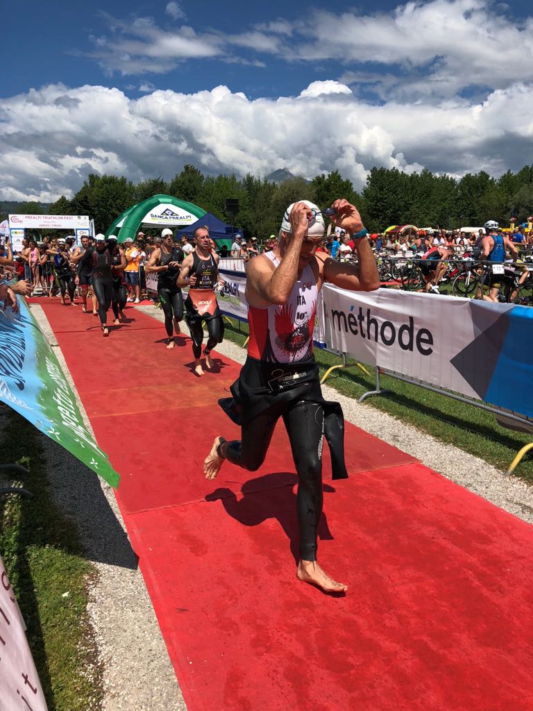 TRIATHLON TEAM PEZZUTTI IN LUCE ALLO SPRINT DI FARRA D'ALPAGO CON OTTO TRIATLETI IN GARA. SUGLI SCUDI ALESSANDRO VITA CON UN OTTIMO 21° POSTO ASSOLUTO