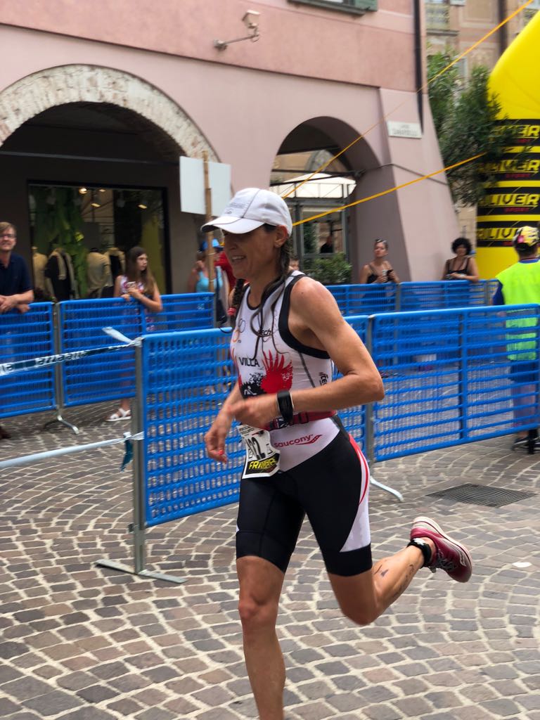 ELISABETTA VILLA CAMPIONESSA ITALIANA DI CATEGORIA AI TRICOLORI DI TRIATHLON OLIMPICO NO DRAFT DI ISEO, QUINTA ASSOLUTA TRA LE DONNE! BENE ANCHE GAVA E VALENTI