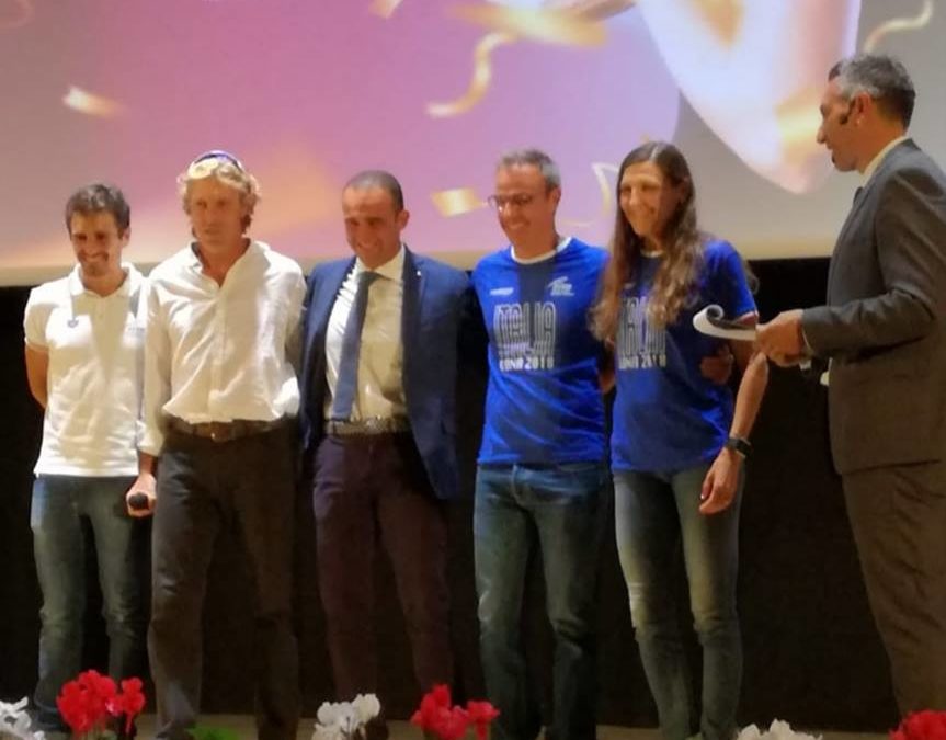 ELISABETTA VILLA A LIGNANO PER LA CONSEGNA DELLA MAGLIA AZZURRA FITRI PER IL MONDIALE IRONMAN DI KONA