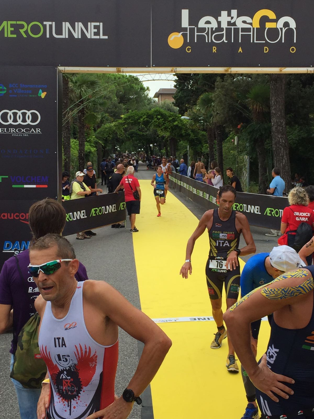 TRITEAM PEZZUTTI SUGLI SCUDI A GRADO. GIACOMO BRUNO PRIMO DI CATEGORIA NELL'OLIMPICO, NELL'AQUATHLON PRIMO POSTO PER JENNY TELLAN, SECONDO ALESSANDRO VITA