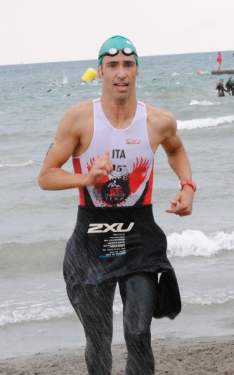 TRITEAM PEZZUTTI SUGLI SCUDI A GRADO. GIACOMO BRUNO PRIMO DI CATEGORIA NELL'OLIMPICO, NELL'AQUATHLON PRIMO POSTO PER JENNY TELLAN, SECONDO ALESSANDRO VITA
