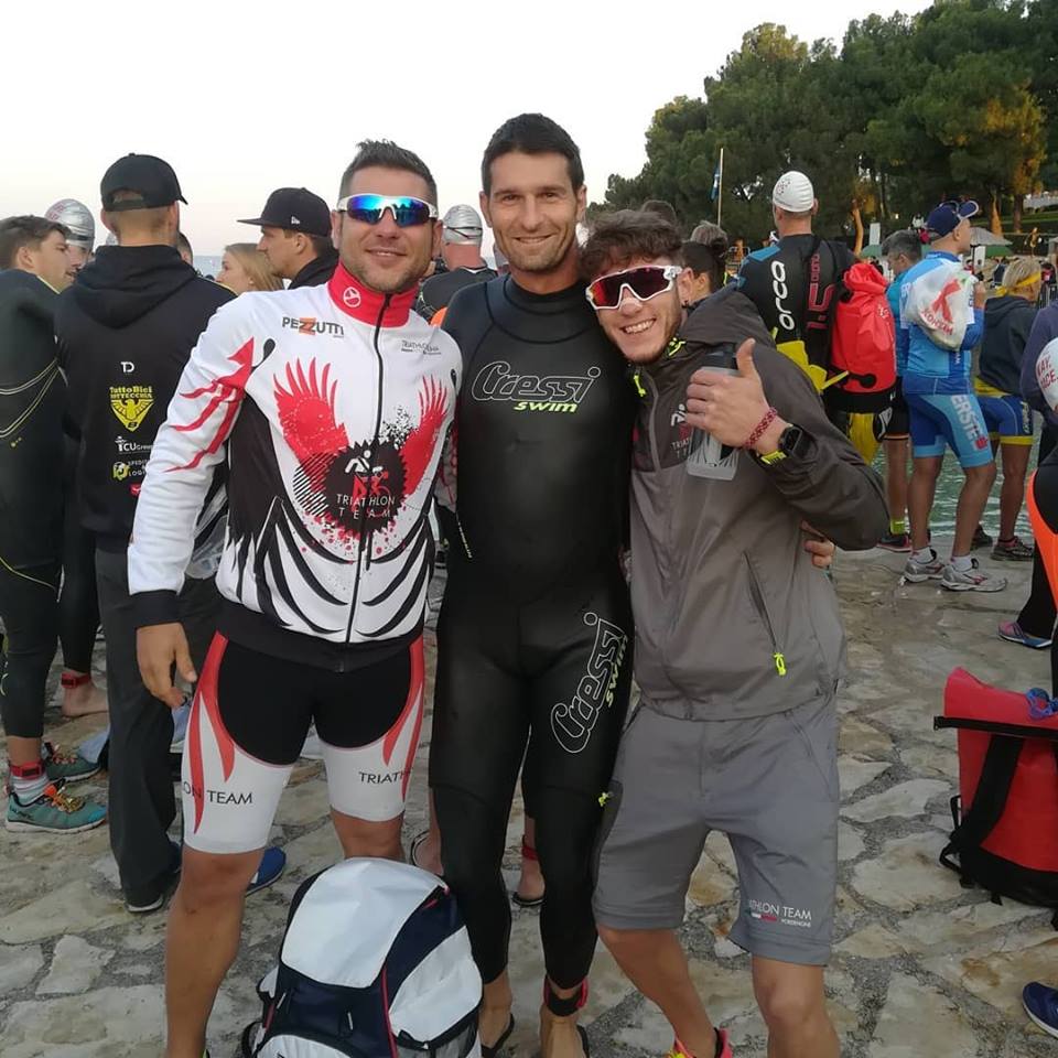 TRITEAM PEZZUTTI A PARENZO CON FURORE! DOMINIO NELLA PROVA A STAFFETTA: PRIMI, TERZI E OTTAVI. BENE ANCHE IN SINGOLO NEL MEZZO IRONMAN