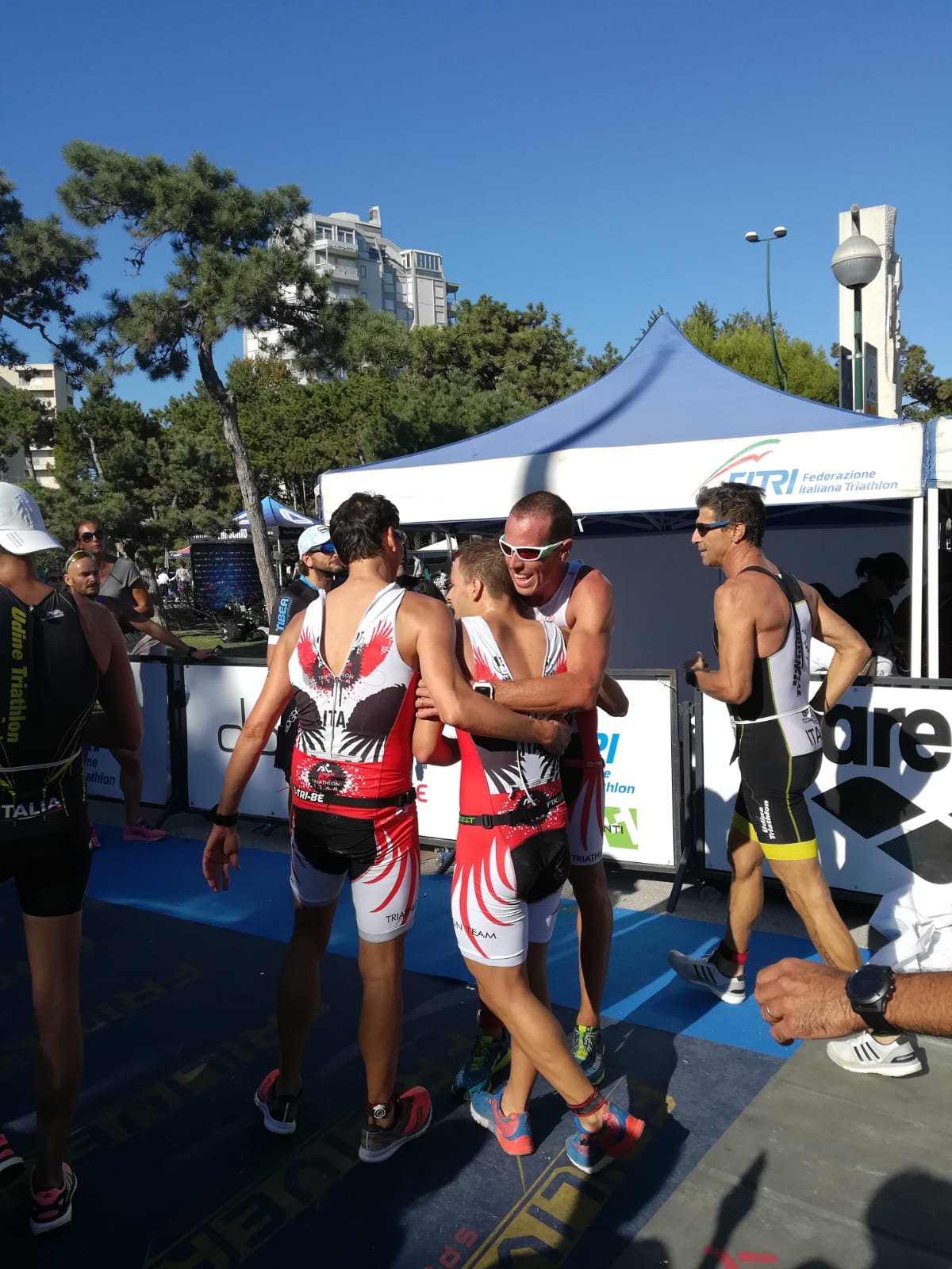 BILANCIO PIÙ CHE POSITIVO PER LE TRE SQUADRE DEL TRITEAM PEZZUTTI ALLA COPPA CRONO DEI TRICOLORI DI TRIATHLON SPRINT DI LIGNANO