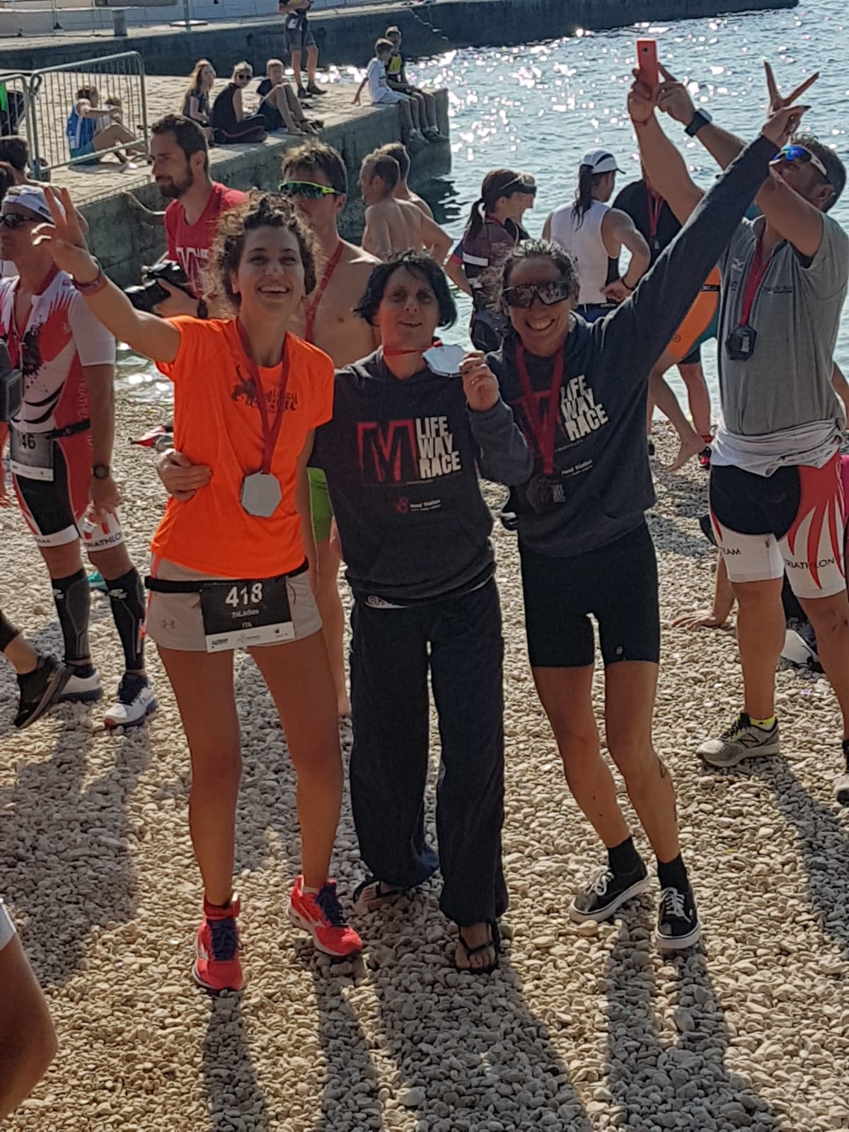 TRITEAM PEZZUTTI A PARENZO CON FURORE! DOMINIO NELLA PROVA A STAFFETTA: PRIMI, TERZI E OTTAVI. BENE ANCHE IN SINGOLO NEL MEZZO IRONMAN