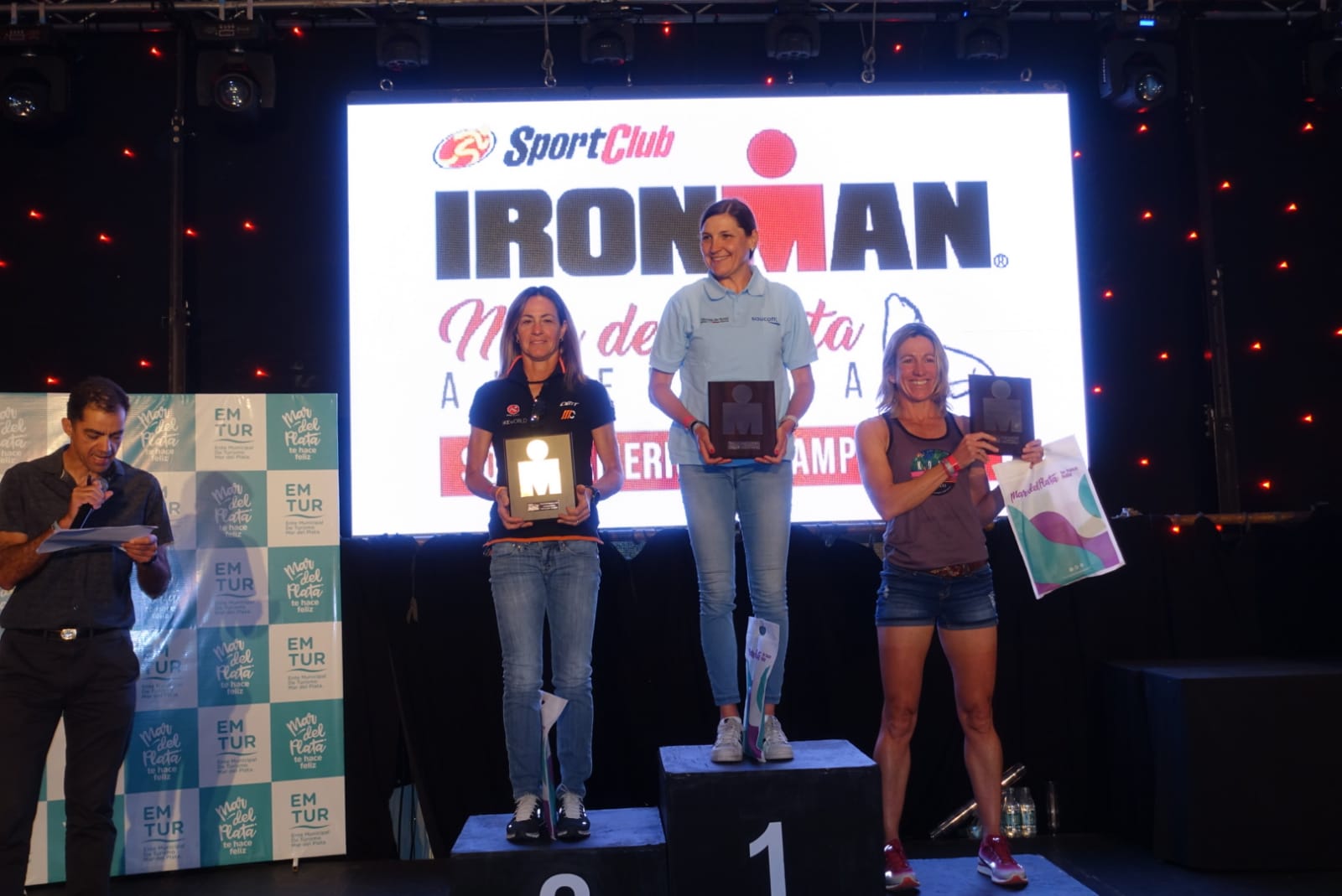 ELISABETTA VILLA E ALESSANDRO VALENTI SUPER ALL'IRONMAN ARGENTINA: ELISABETTA 1° POSTO DI CATEGORIA, ALESSANDRO SPLENDIDO 6°. ENTRAMBI QUALIFICATI PER KONA 2019!