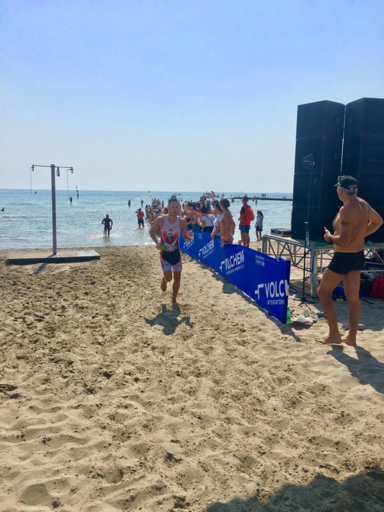 TRIATHLON TEAM PEZZUTTI SUGLI SCUDI A GRADO NELL'OLIMPICO E NELL'AQUATHLON