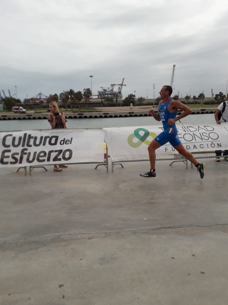 MAURO GAVA CHIUDE AL 7° POSTO DI CATEGORIA I CAMPIONATI EUROPEI DI PARATRIATHLON A VALENCIA