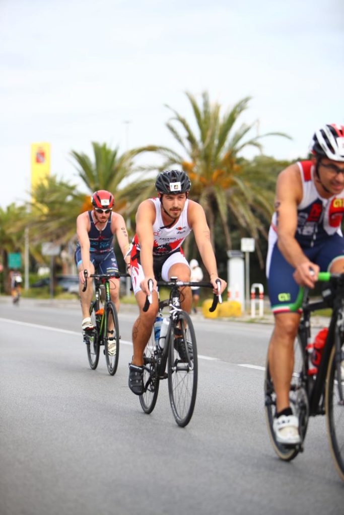 BEL FINALE DI STAGIONE PER I FRATELLI VITA E ALBERTO FAVARO AL 2° TRIATHLON OLIMPICO DELLA VERSILIA